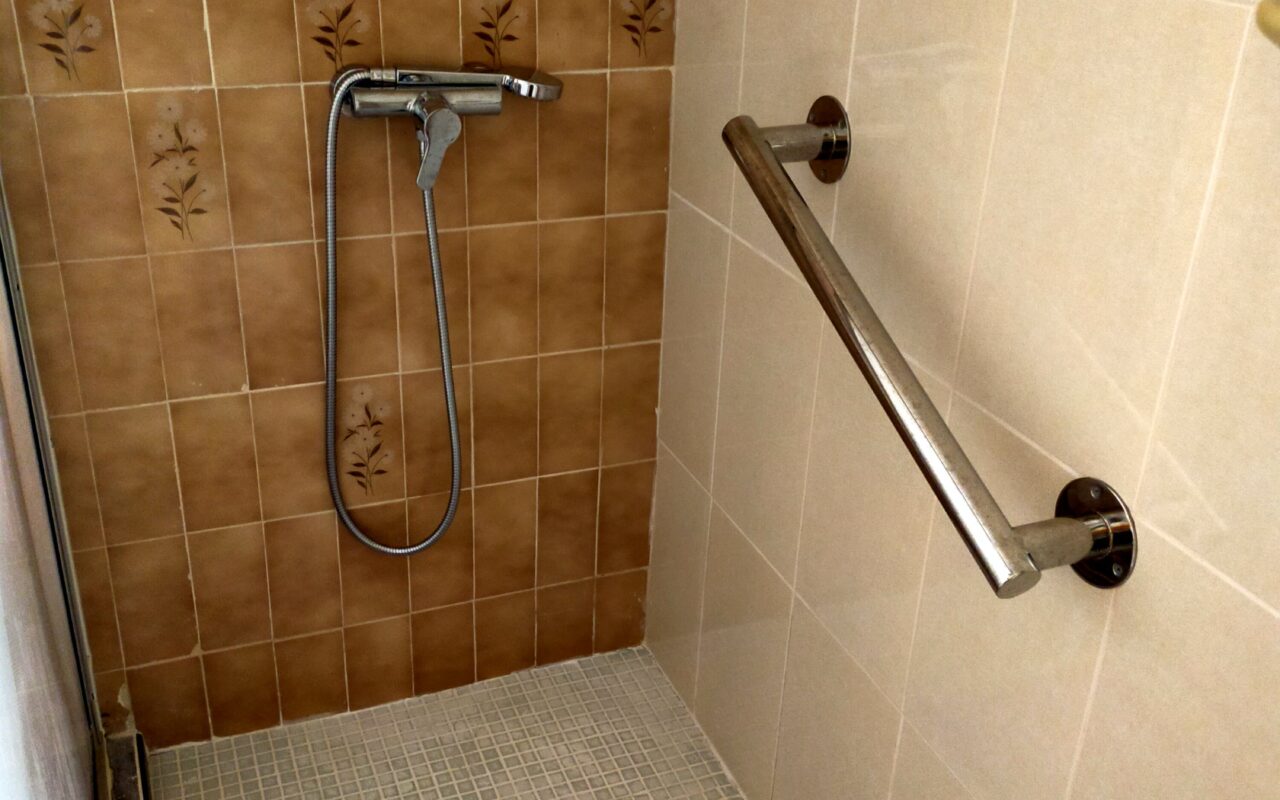 Bagno con doccia