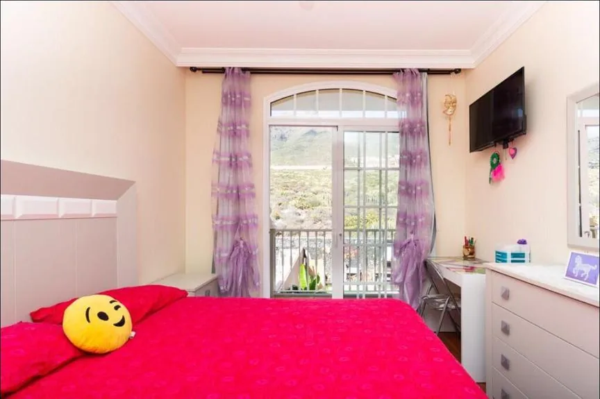 Villa Lady Luxury - bedroom with balcony